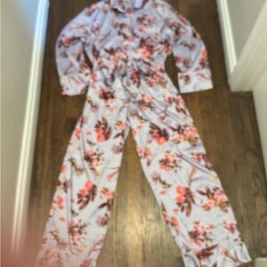Victoria Secret Floral Long Sleeve pajama set 
Size S